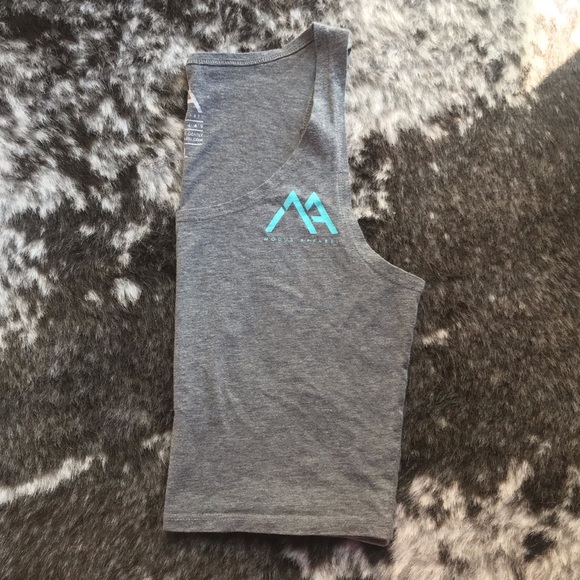 Modus Apparel Crop Top - Picture 2 of 5